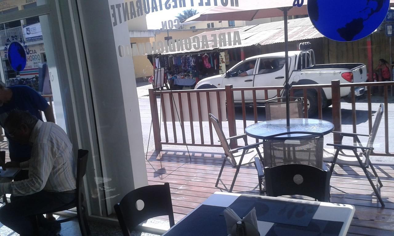 Hotel Y Restaurante Cafe De Paris Rio Dulce Luaran gambar